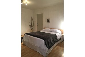 1 bedroom, WiFi, bed sheets - Marfa Space 3 Heart of Marfa ! Sleeps 2 People (Marfa)