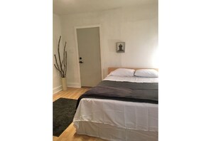 1 bedroom, WiFi, bed sheets - Marfa Space 3 Heart of Marfa ! Sleeps 2 People (Marfa)