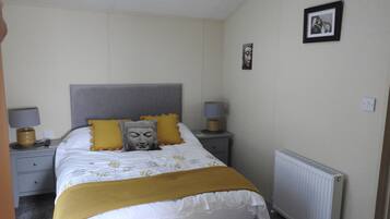 3 bedrooms, in-room safe, iron/ironing board, free WiFi