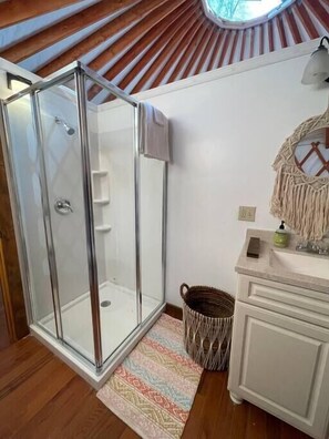 Shower, towels
