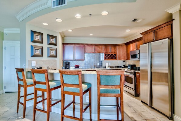 Private kitchen - 3BR Destin condo Emerald Grande Harborwalk (Destin)