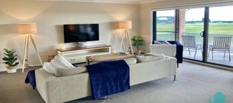 Sea Sounds - Ultimate beachhouse with views