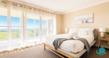 Sea Sounds - Ultimate beachhouse with views
