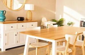 Dining - Sea Sounds - Ultimate beachhouse with views (Caves Beach)