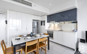 Fridge, microwave, oven, stovetop