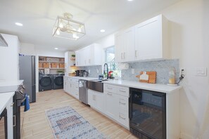 Fridge, microwave, oven, stovetop - Your Coastal Retreat: Cozy Beach House with Heated Pool in Yacht Club Community (Cape Coral)