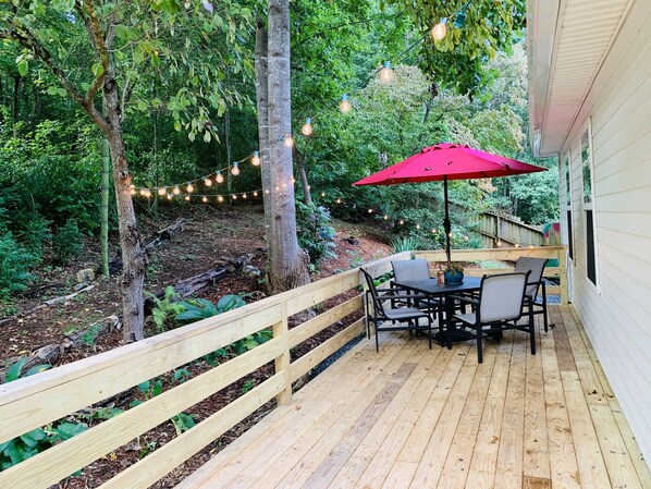 屋外ダイニングエリア