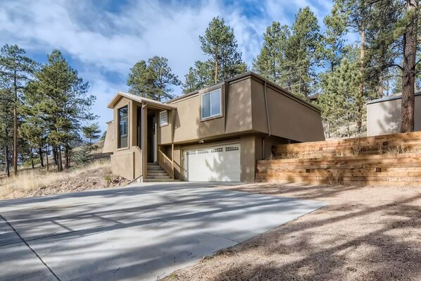 Unclassified image, 1 of 35, button - Mountain Sanctuary - Family Retreat (Woodland Park)