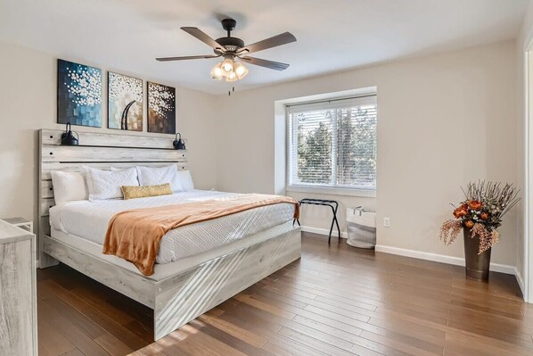 4 bedrooms, iron/ironing board, WiFi, bed sheets - Mountain Sanctuary - Family Retreat (Woodland Park)