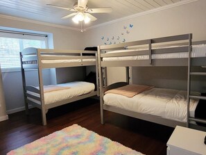 4 Schlafzimmer, Bügeleisen/Bügelbrett, WLAN, Bettwäsche
