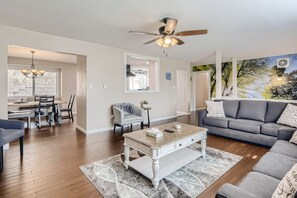 TV, fireplace, offices