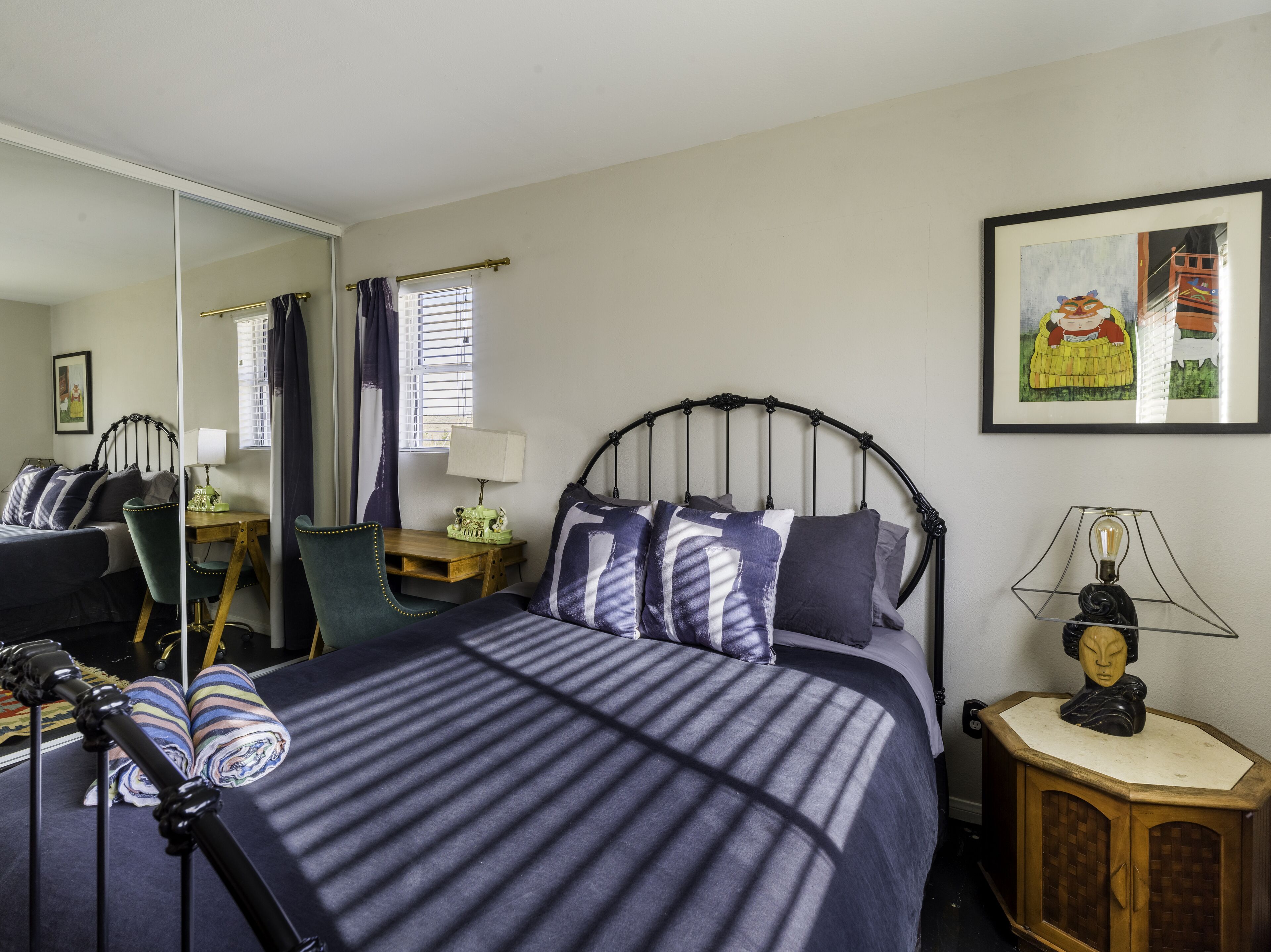 2 bedrooms, iron/ironing board, WiFi, bed sheets