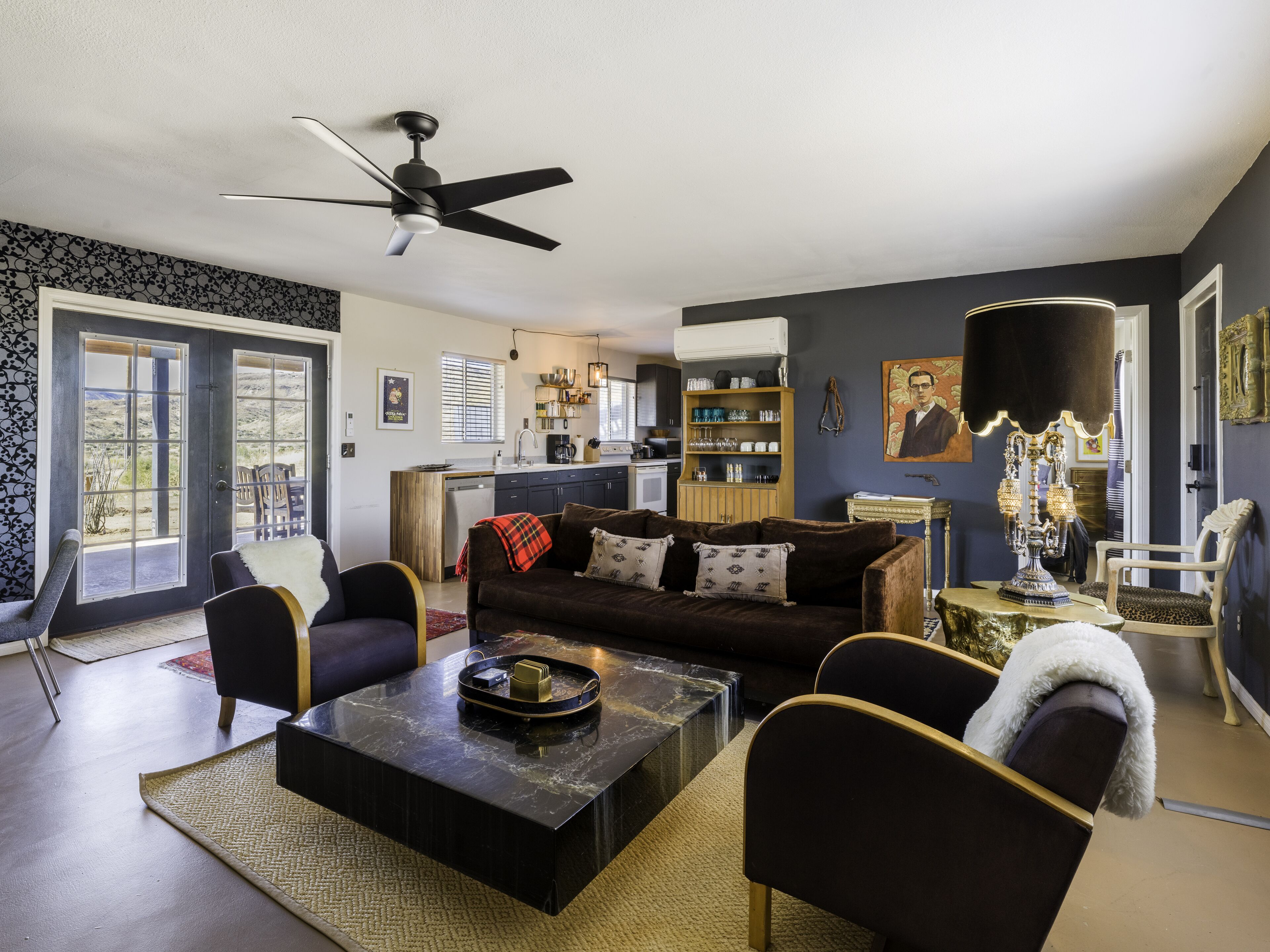 Télévision, cheminée