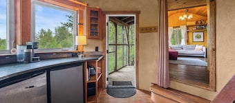 Gorgeous Hilltop Paradise with epic views and swimming pond