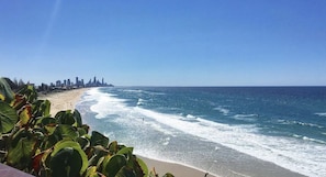 Una spiaggia nelle vicinanze, teli da spiaggia