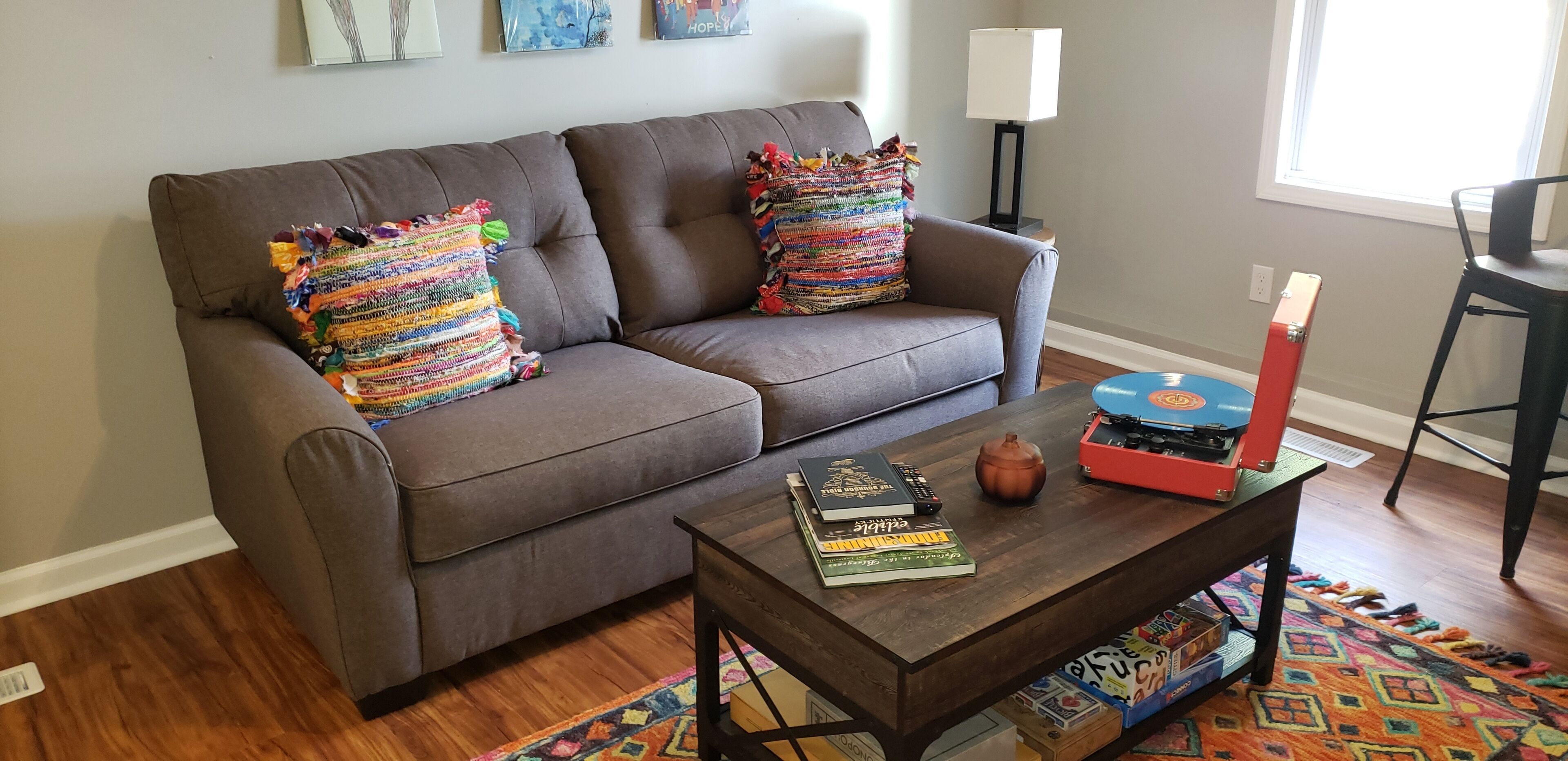 智能电视、书、音乐库、影片库