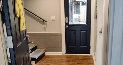 Charming Private Bungalow with EV Charger Near Downtown Louisville