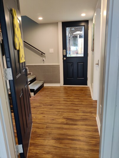 Charming Private Bungalow with EV Charger Near Downtown Louisville