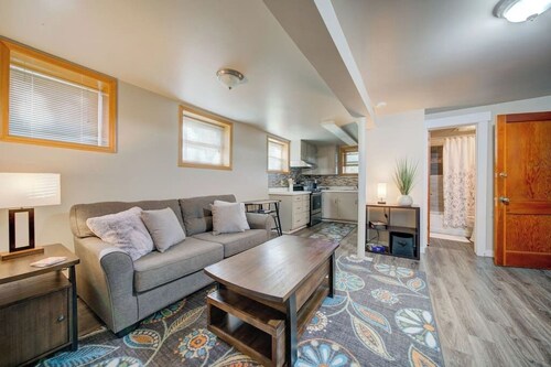 1 bedroom apt 5thandBeall, blocks from downtown