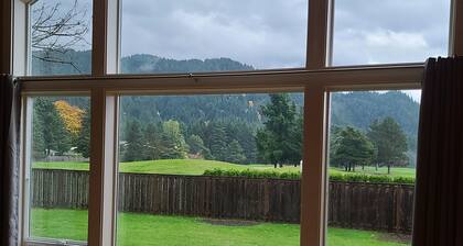 Dog Friendly Carson Home on Elk Ridge Golf Course