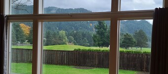 Dog Friendly Carson Home on Elk Ridge Golf Course