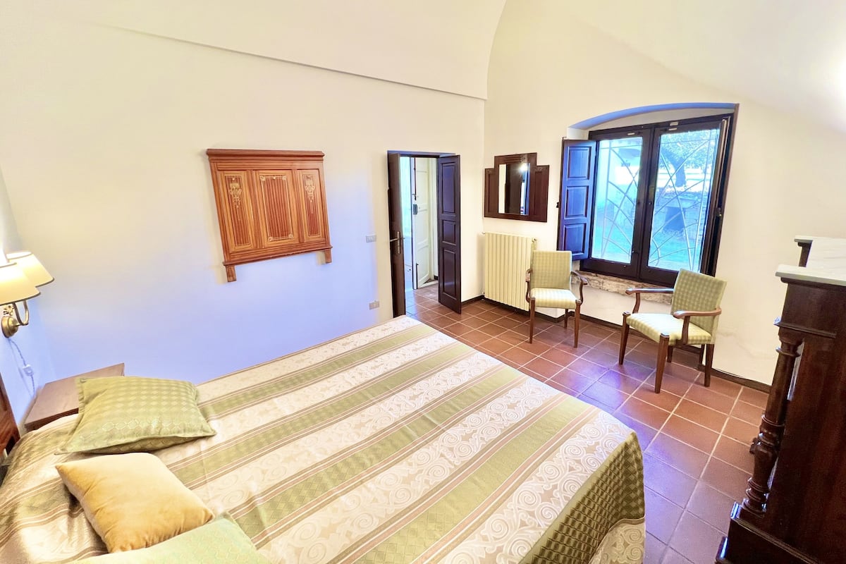 Apartamento sénior | 2 dormitorios, decoración individual, cortinas opacas