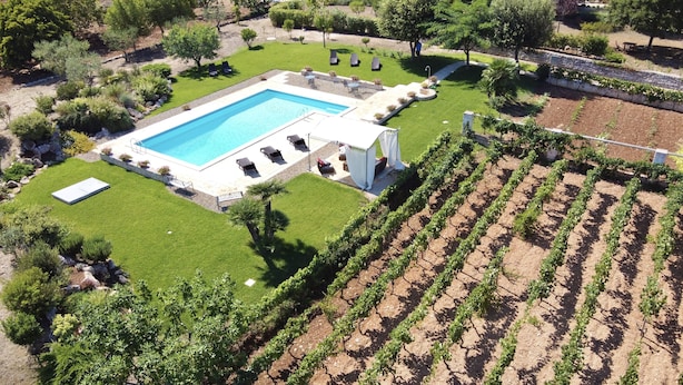 Aerial view - La Rossa Dimora (Alberobello)