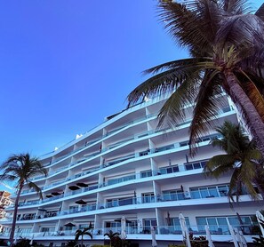 Exterior - Luxury Ocean Front in Bucerias (Bucerías)