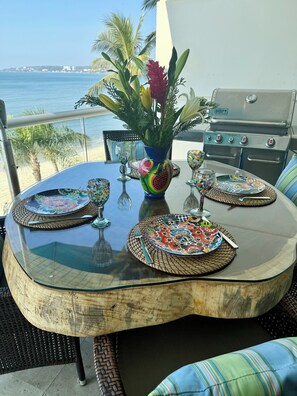 Outdoor dining - Luxury Ocean Front in Bucerias (Bucerías)