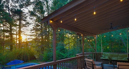 Modern Home - Private Pool in Atlanta Suburb
