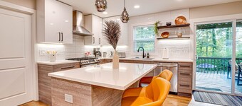 Modern Home - Private Pool & Sauna in Atlanta Suburb / World Cup Ready