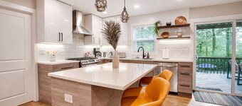 Modern Home - Private Pool & Sauna in Atlanta Suburb / World Cup Ready
