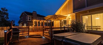 Hot Tub | Theater | Firepit | Gym | Yard | Foosbal