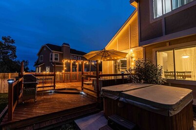 Hot Tub | Theater | Firepit | Gym | Yard | Foosbal