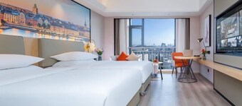 Vienna International Hotel (Wuhan Yellow Crane Tower Pengliuyang Subway Station)