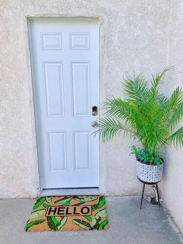 Spacious private studio in Long Beach