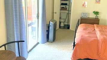 1 bedroom, free WiFi, bed sheets