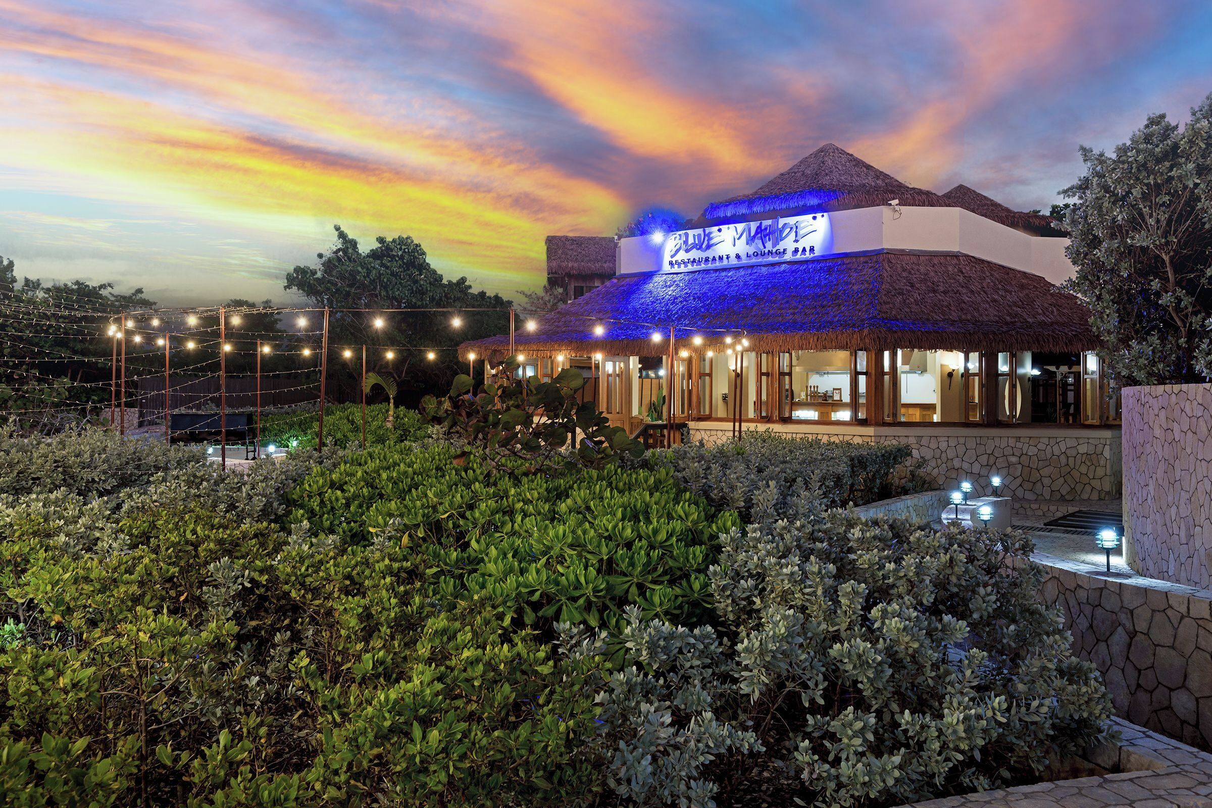 breakfast, lunch, dinner served; international cuisine, beach views