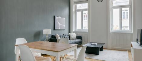 Télévision, chaîne hi-fi