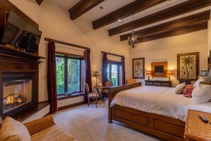 8 bedrooms, iron/ironing board, free WiFi, bed sheets