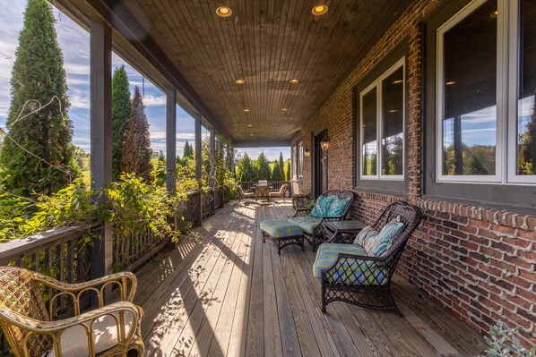 Terrace/patio - Banner Elk Winery Villa - Luxury Estate on a Beautiful Winery! 10min to downtown, hotub (Banner Elk)