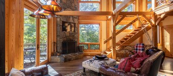 Cedar Rock Townhomes at Eagles Nest - Pet friendly, 6 Master Suites, hot tubs!