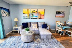 Smart TV, ping pong - Oceanside Haven -Steps to Sand + Indoor Pool + Game Rm - Perfect Beach Getaway (Ocean City)