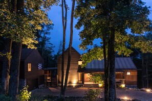 Exterior - Four One Two Lodge at Eagles Nest, views, outdoor fireplace (Banner Elk)