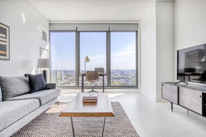 Fernseher, Stereoanlage