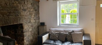 2-Bed Cottage in in Welsh Valley Nr Swansea