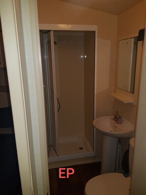 Shower, towels