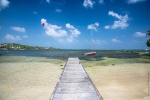 Beach nearby, sun-loungers, beach towels