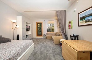 1 Schlafzimmer, Zimmersafe, Bügeleisen/Bügelbrett, kostenloses WLAN