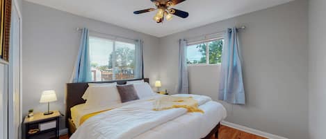 2 bedrooms, iron/ironing board, WiFi, bed sheets